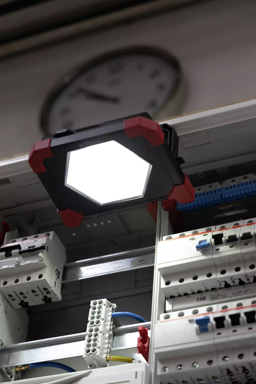 Floodlight rechargeable 30 W, 3,000 lm 45698